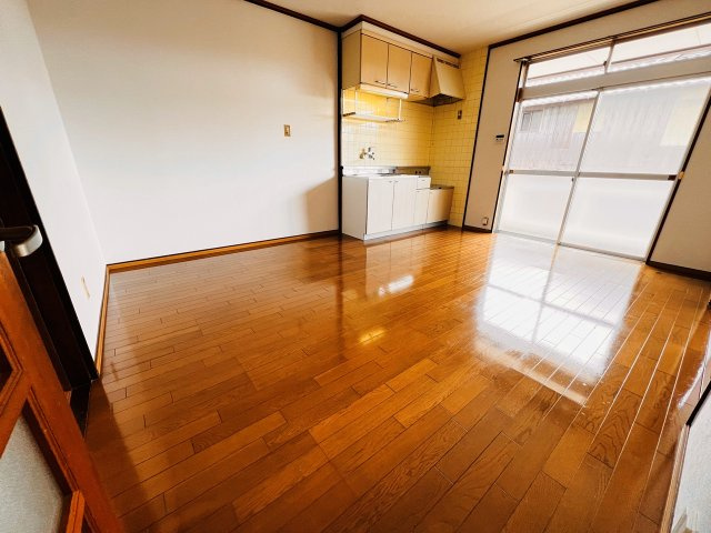 橋本ハイツの居間・リビング