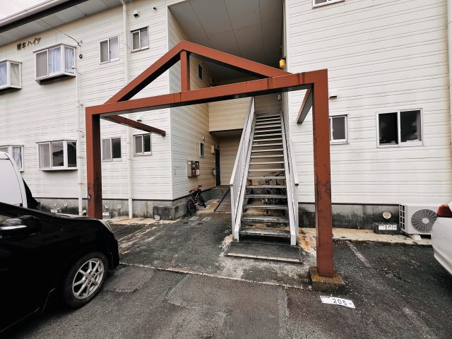 橋本ハイツのエントランス