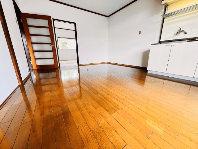 橋本ハイツの居間・リビング