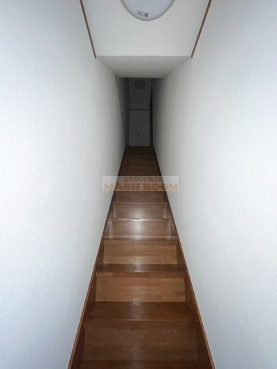 メゾンピーチⅡの玄関