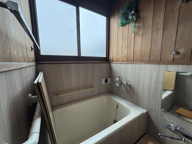 高塚新田戸建ての浴室