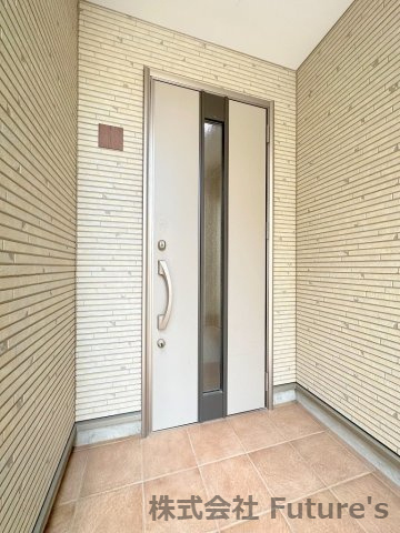 三郷市戸ケ崎5丁目　中古戸建のエントランス|玄関アプローチ