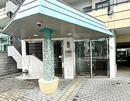 ロワール北千住のエントランス