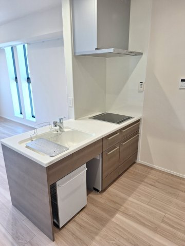 （シニア限定）Loisir壽光のキッチン|座りながら作業ができるキッチンです。IHで火災予防に配慮