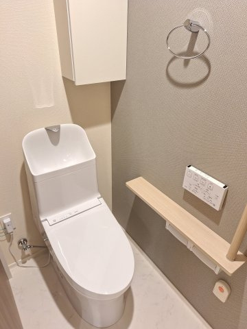 （シニア限定）Loisir壽光のトイレ|手すり付きでつまづき防止/温水洗浄便座