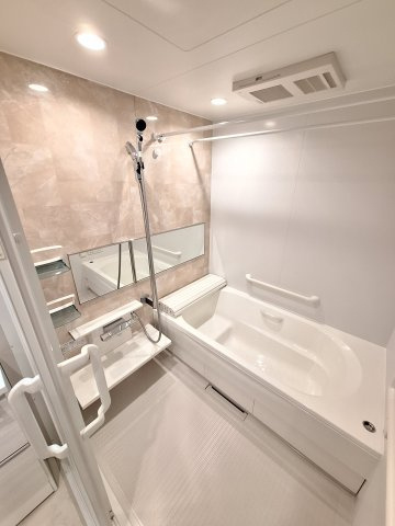（シニア限定）Loisir壽光の浴室|栓を閉めればボタン一つでオートバス