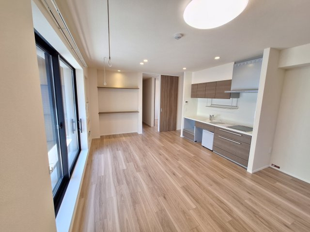 （シニア限定）Loisir壽光の居間・リビング|柱の少ない四隅をしっかり使えるお部屋です