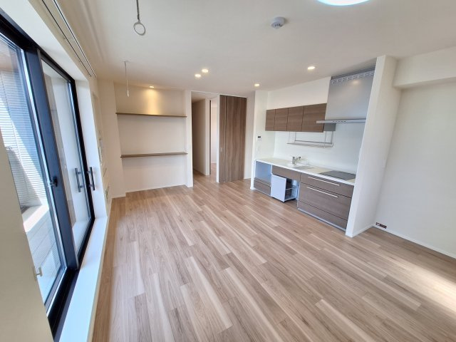 （シニア限定）Loisir壽光の居間・リビング|柱の少ない四隅をしっかり使えるお部屋です