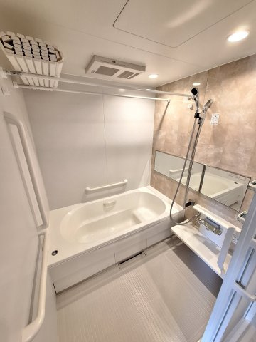 （シニア限定）Loisir壽光の浴室|栓を閉めればボタン一つでオートバス