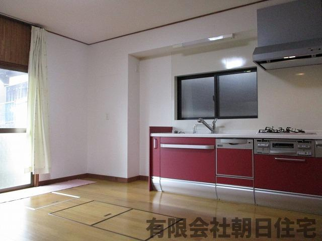 【居間・リビング】 | 古志原2丁目中古戸建（収益物件） | 明るいリビングです