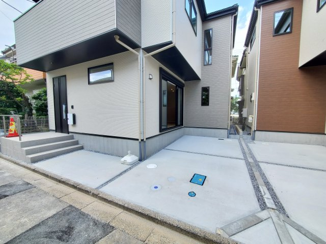 八潮市　緑町3丁目　新築戸建　全2棟の駐車場|カースペースがあります