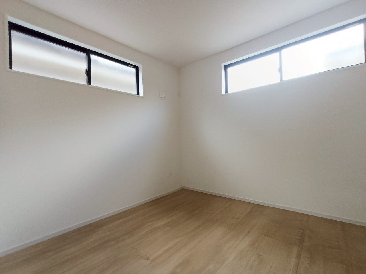 八潮市　緑町3丁目　新築戸建　全2棟の洋室|スタンダードな洋室です