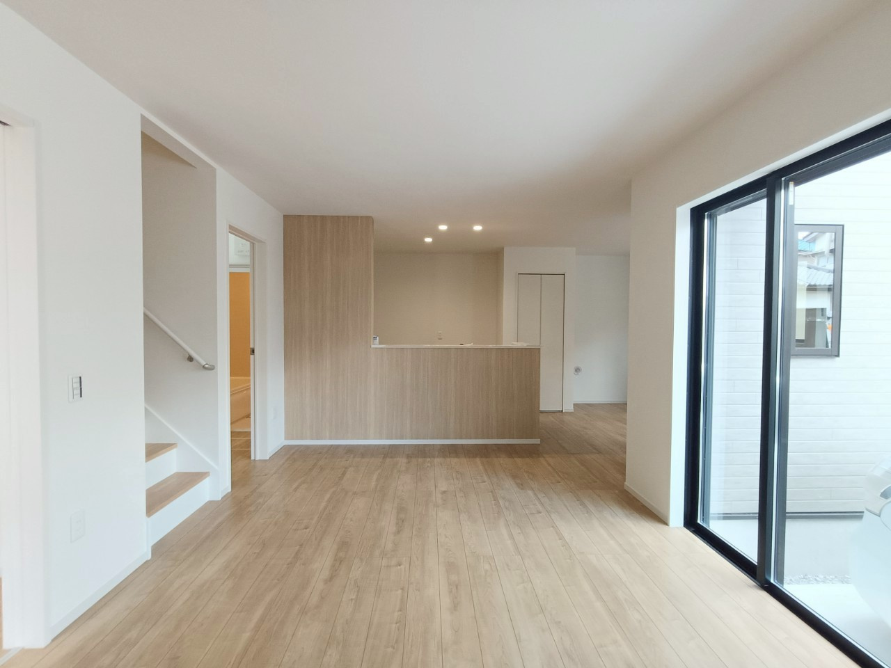 八潮市　緑町3丁目　新築戸建　全2棟の居間・リビング|使いやすいリビングです