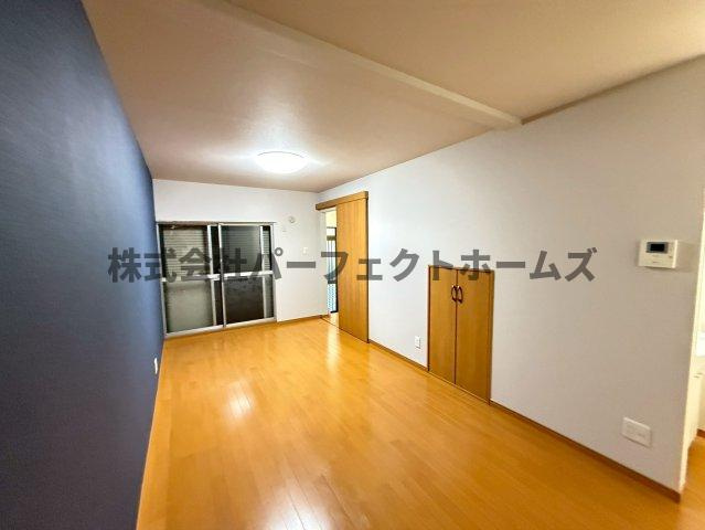 高柳７丁目テラスの居間・リビング|おしゃれなリビングです