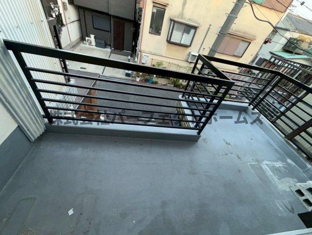 高柳７丁目テラスのバルコニー|落ち着いた時間を過ごせるバルコニーです
