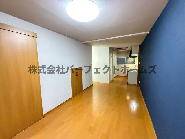 高柳７丁目テラスの居間・リビング|おしゃれな居間です