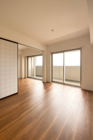 【洋室】 | トラスト大津ネクサージュ