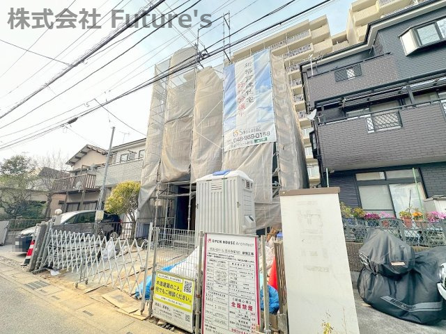 吉川市大字保　新築戸建　全1棟の外観|前面道路含む現地写真です。