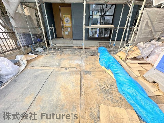 吉川市大字保　新築戸建　全1棟の駐車場|カースペース並列2台駐車可能