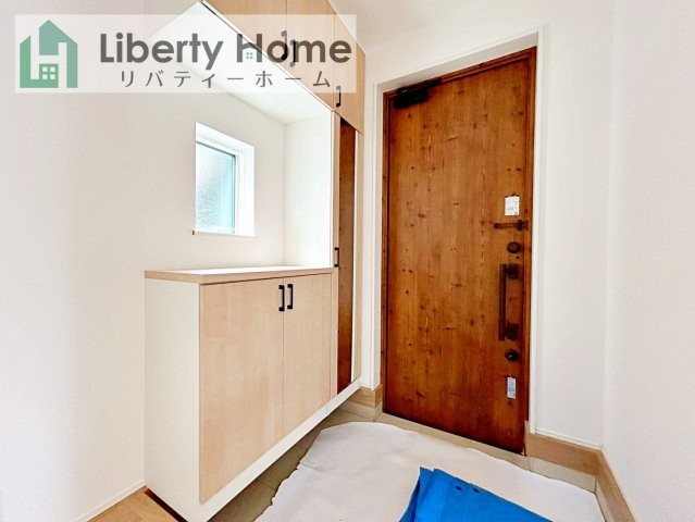 守谷市けやき台2丁目24-1期　新築戸建　1号棟の玄関