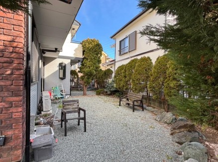 茅ヶ崎市香川4丁目　建築条件なし　売地の外観|既存の住宅のお庭部分☆