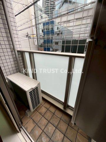 梅田淀屋橋MNTのバルコニー|外からの目が気にならないバルコニーで洗濯物が干せます