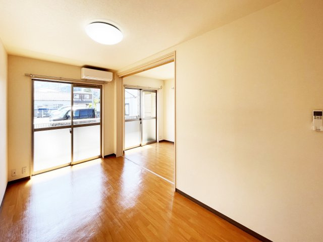 ボヌールピエスの居間・リビング