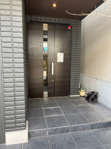 ZZBビルのエントランス