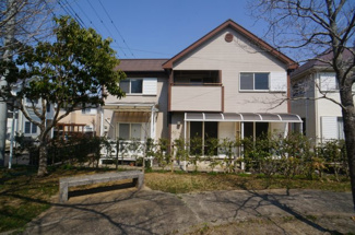 【外観】 | 小林浅間三丁目戸建 | 南側前面公園で開放感あり