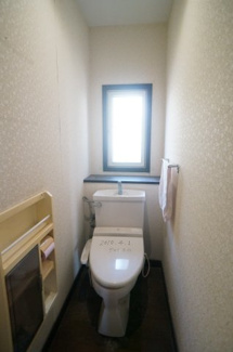 【トイレ】 | 小林浅間三丁目戸建 | トイレに窓あり