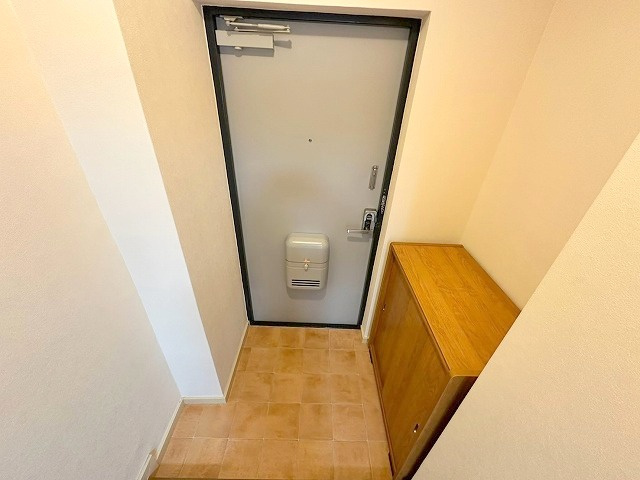 シャトー中尾の玄関