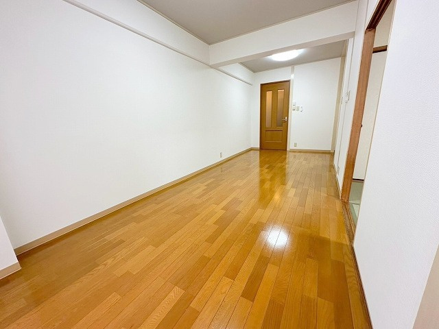 シャトー中尾の居間・リビング