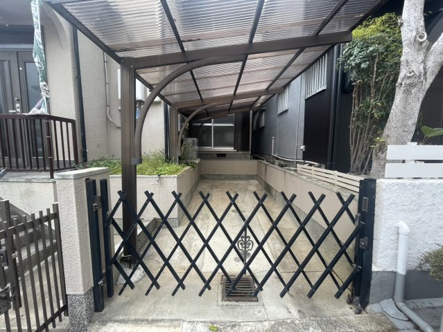 高宮あさひ丘　中古一戸建ての駐車場|■物件内覧・資金計画相談・住宅ローン相談、リフォーム相談、お問合せ受付中■
※当日・翌日のご内覧、ご相談はお電話でのお問合せがスムーズです！