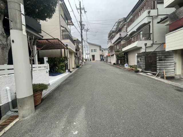 高宮あさひ丘　中古一戸建ての前面道路含む現地写真|■物件内覧・資金計画相談・住宅ローン相談、リフォーム相談、お問合せ受付中■
※当日・翌日のご内覧、ご相談はお電話でのお問合せがスムーズです！