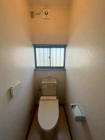 【トイレ】 | 前橋市上新田町　中古住宅 | 1階