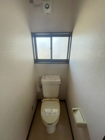 【トイレ】 | 前橋市上新田町　中古住宅 | 2階