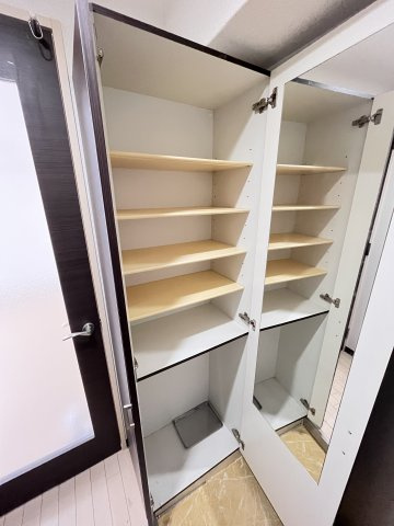 大阪市都島区片町１丁目の賃貸マンションの玄関