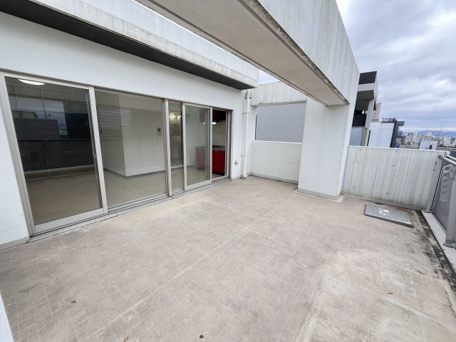 大阪市都島区片町１丁目の賃貸マンションのバルコニー