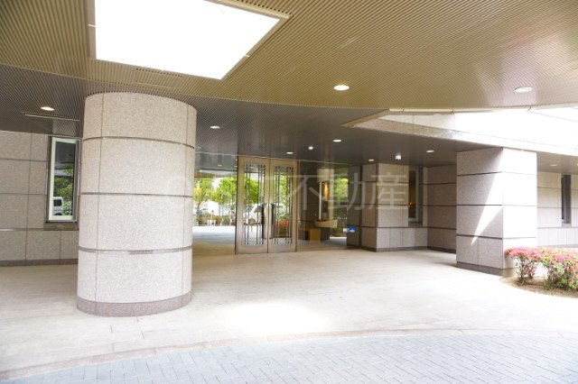 ＯＡＰレジデンスタワー西館のエントランス