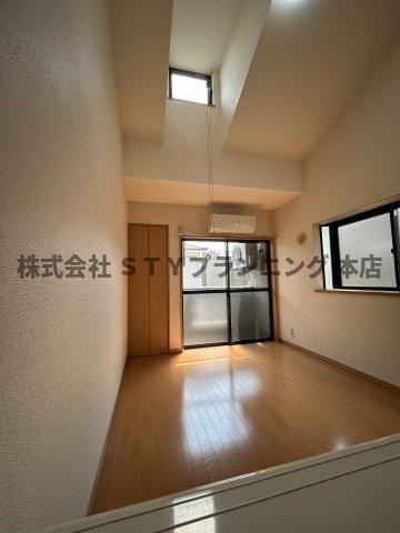 仲介手数料０円！エムケート桜山の居間・リビング