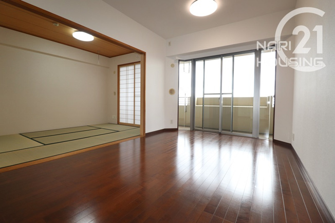 【ダイニング】 | レクセルマンション福生第二 | 大きな窓があります