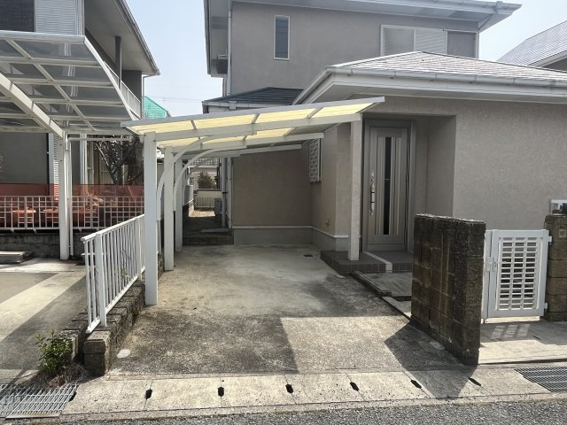 つつじが丘南1丁目戸建ての駐車場