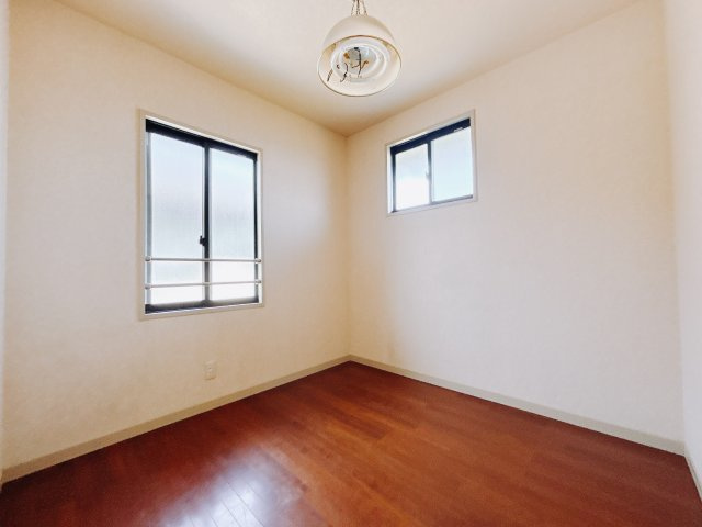 【中古戸建】伊勢崎市新栄町の洋室|■2階洋室