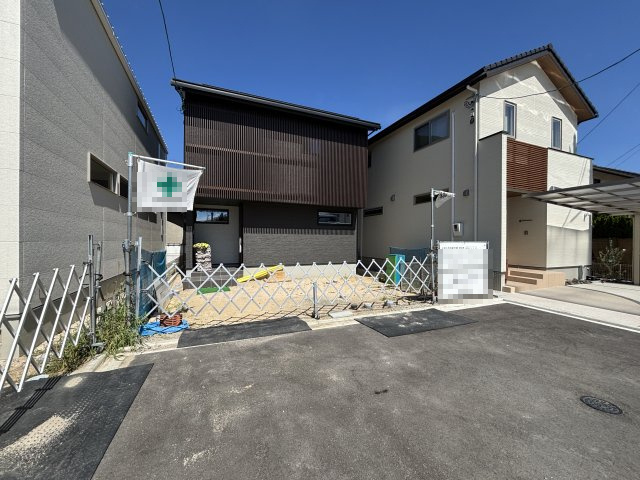新築戸建　上安１丁目(C/BC)の前面道路含む現地写真