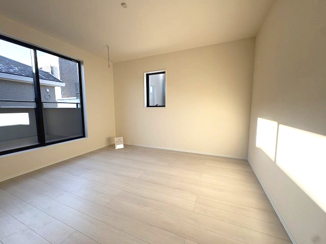 【寝室】 | 福岡市東区若宮4丁目第3　1号棟（全5棟）【仲介手数料無料・0円】 | 現地写真。2階主寝室です。