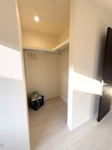 【収納】 | 福岡市東区若宮4丁目第3　1号棟（全5棟）【仲介手数料無料・0円】 | 現地写真。