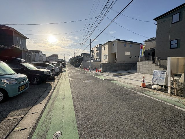 【その他】 | 福岡市東区若宮4丁目第3　4号棟（全5棟）【仲介手数料無料・0円】 | 現地写真。前面道路です。