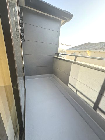 【バルコニー】 | 福岡市東区若宮4丁目第3　4号棟（全5棟）【仲介手数料無料・0円】 | 現地写真。
