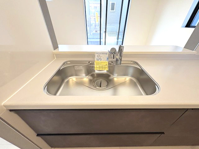 【キッチン】 | 福岡市東区若宮4丁目第3　4号棟（全5棟）【仲介手数料無料・0円】 | 施工例。施工例は完成時と異なる場合があります。