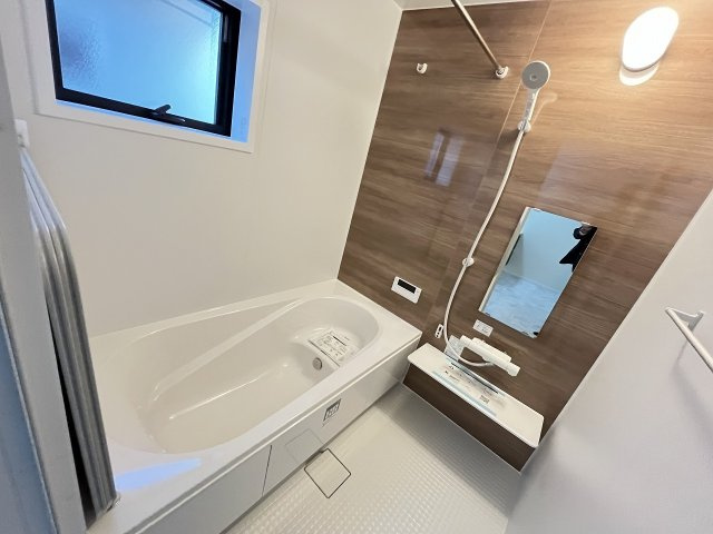 【浴室】 | 福岡市東区若宮4丁目第3　3号棟（全5棟）【仲介手数料無料・0円】 | 現地写真。浴室です。